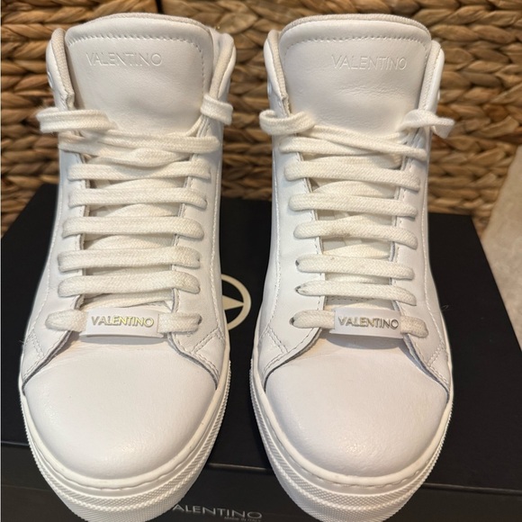 Valentino White and Gold High-Top Sneakers with Logo - Picture 3 of 10